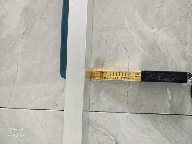 8地磚鋪貼完后檢測瓷磚縫隙是否均勻，平整度縫隙是否合格.jpg