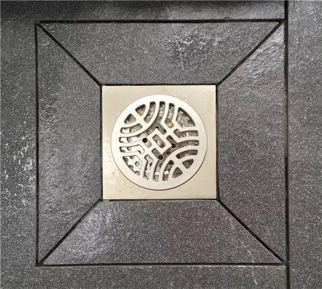 17衛(wèi)生間，陽臺地漏做“回字形”工藝處理，讓下水更快.jpg