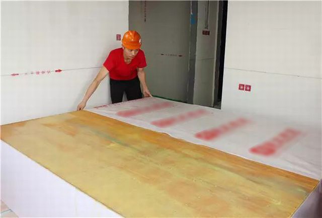 9現場制作柜體背板做好防潮棉，邊上伸出8公分為宜.jpg